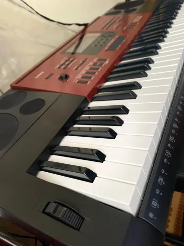 Teclado Casio CTK 6250 com pedal e 2 capas