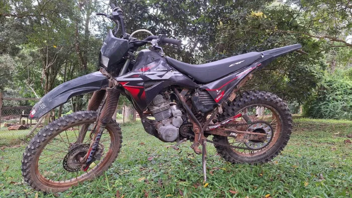 XR 200 com roupa de CRF!