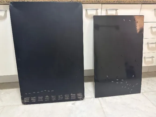 2 quadros de ímãs pretos