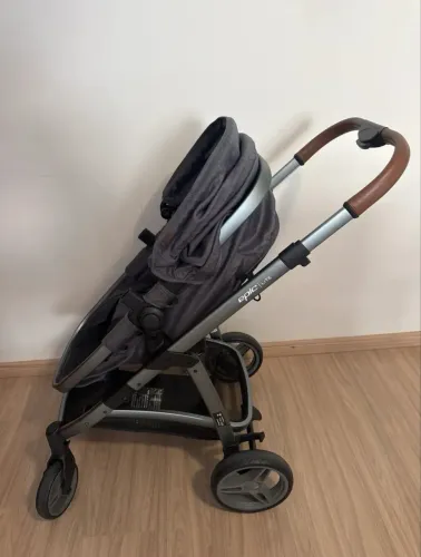 Trio Infanti Carrinho Epic Lite + Bebê conforto Narni
