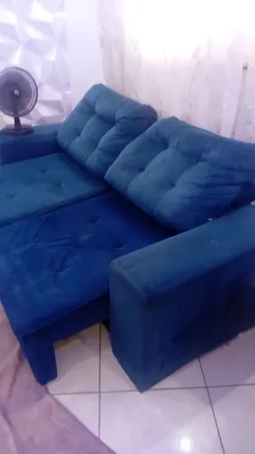 Sofá retrátil, usado e conservado.