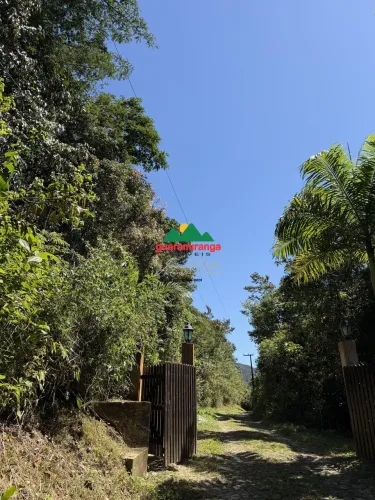 Um refúgio na serra de Guaramiranga, com 4,15 hectares, muita água e natureza