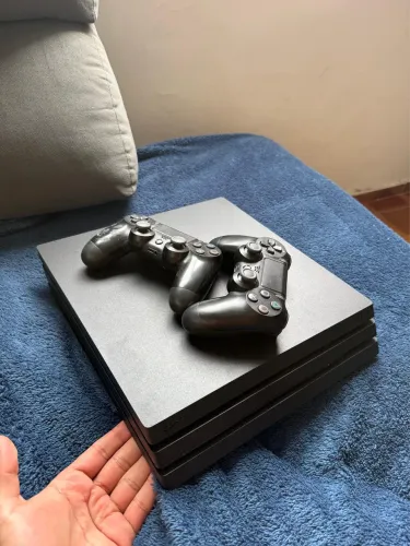 Ps4 Pro - 1 TB - Perfeito funcionamento