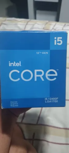 Processador Intel i5 12400F.