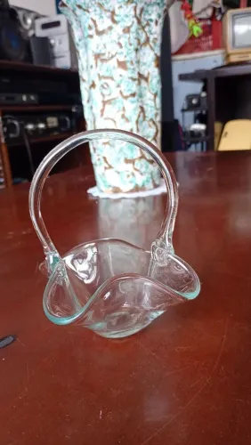 Cestinha de vidro para decoração