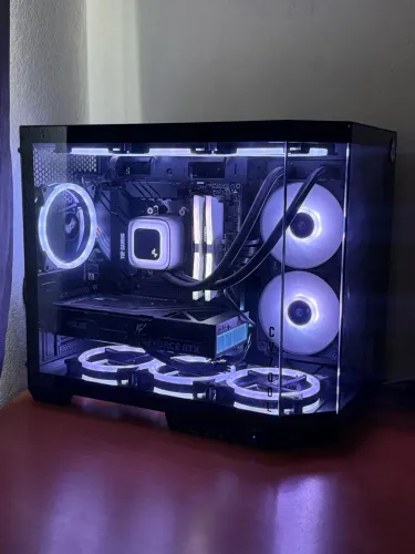 PC GAMER (RYZEN 7 + RTX 5060)