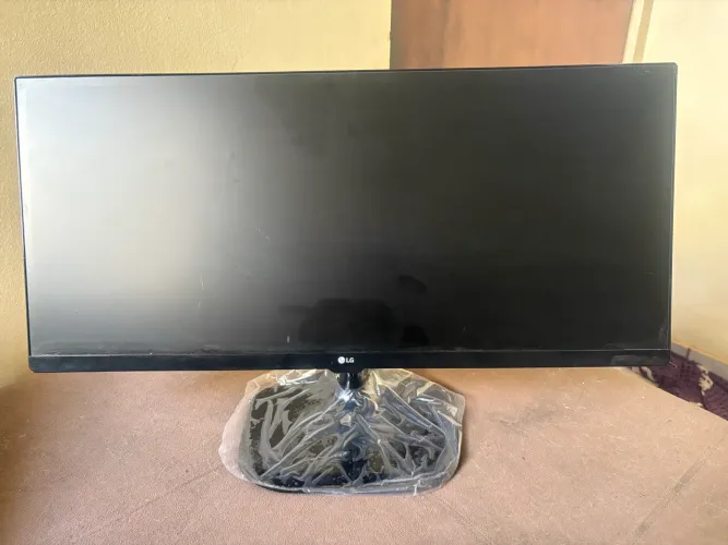 Monitor Ultrawide 25