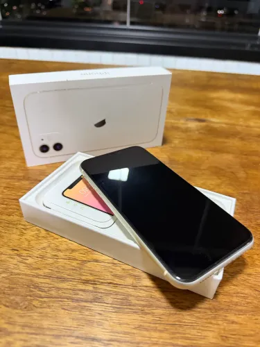 iPhone 11 - 128GB (bateria 100% + caixa)