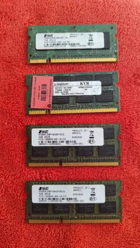 Lote 4 memórias RAM DDR2 e DDR3, todas funcionando.
