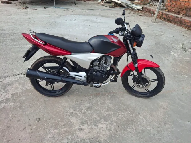 Titan 150