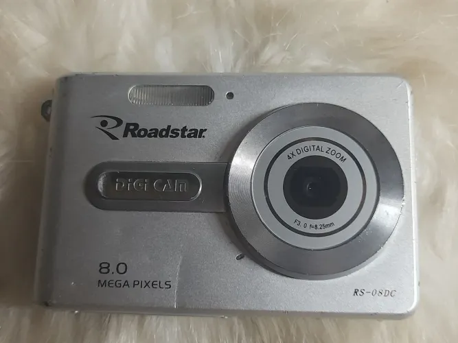 Câmera fotográfica digital Roadstar defeito 
