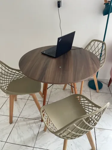 Mesa de jantar com 4 cadeiras 