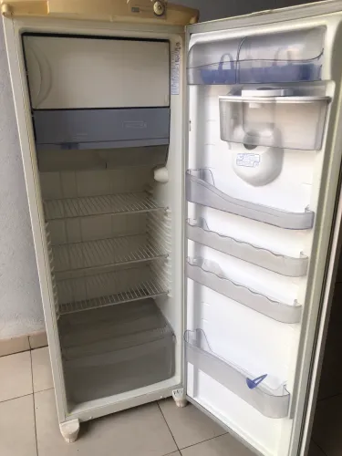 Geladeira degelo seco