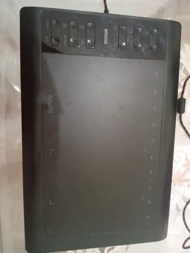 Mesa digitalizadora com caneta da Multilaser 