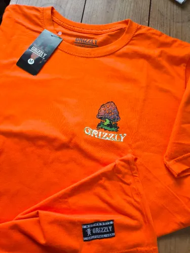 Camiseta Grizzly Skateboard - Tam M 