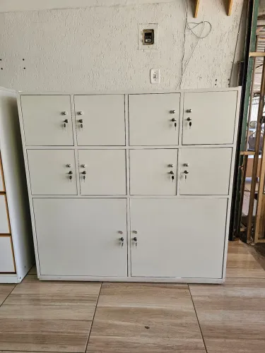 Guarda volumes escaninho 10 portas