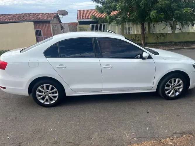 Volkswagen Jetta Comfortline 2.0 T.flex 8V 4P Tipt. 2014