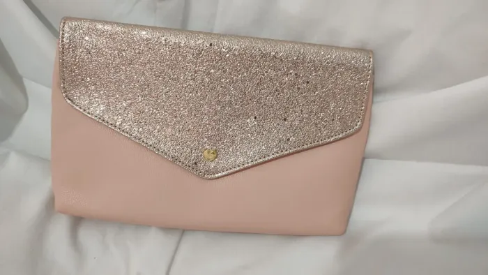 Desapego bolsa e necesser Mary Kay