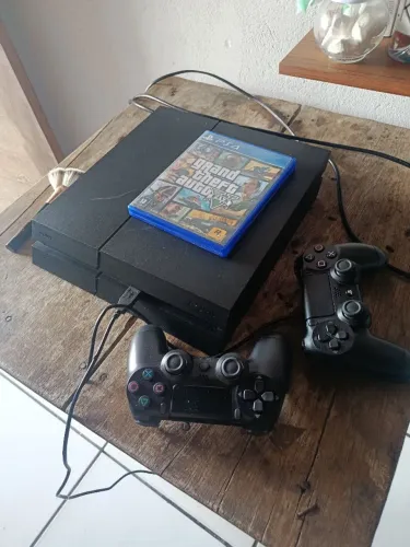 Playstation 4 a venda