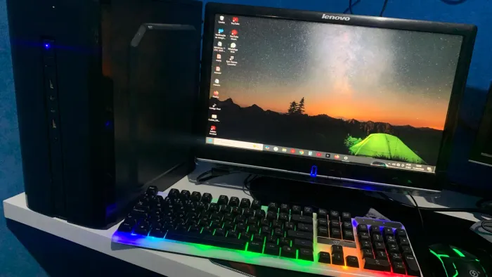 Computador completo (monitor, teclado, mouse)