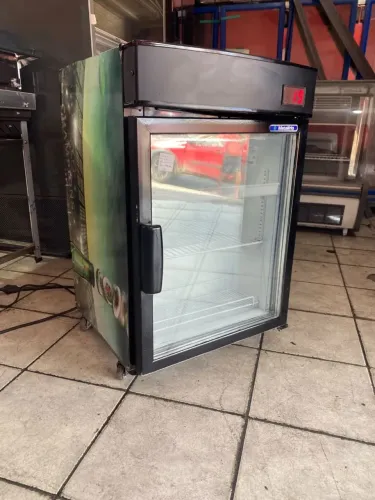 Cervejeira Expositor Frigobar 115L 220V Metalfrio Relógio Digital -4 Negativo com Luz