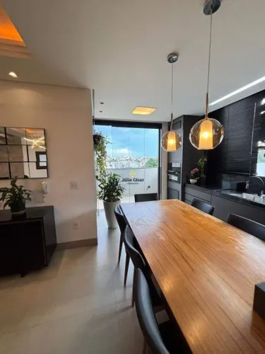 Cobertura residencial de 189 m² com 4 quartos e 3 vagas no Bairro Sidil