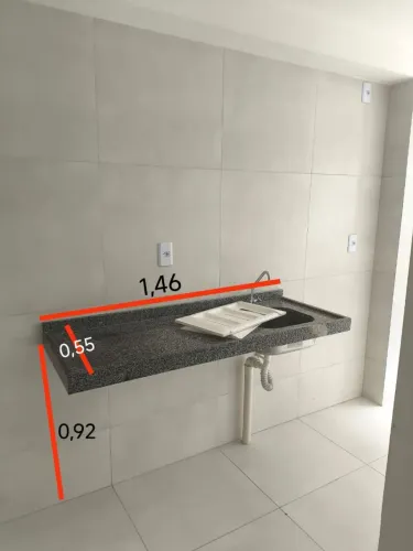 Vendo bancada de mármore completa (com torneira e cuba de inox)