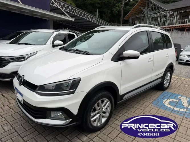Volkswagen Spacecross 1.6 MI Total Flex 16V 2015