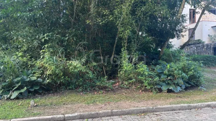 Terreno de 390m² no Rio Tavares