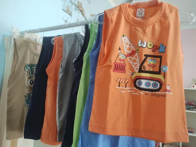 Camisetinhas regatas do 1 ao 8