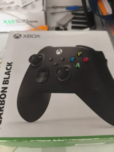 Controle Xbox Series Semi-novo funcionando 100% + duas pilhas recarregáveis