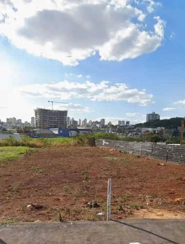Terreno para venda com 985 metros quadrados em Morada da Colina - Uberlândia
