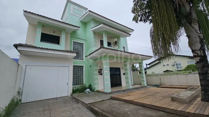 Casa para Venda em Florianópolis, Carianos, 4 dormitórios, 1 suíte, 3 banheiros, 2 vagas