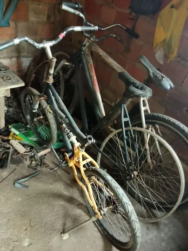 Bicicletas pra reforma tudo por 60 reais pra vim busca na lest