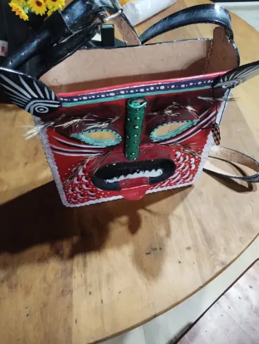 Bolsa artesanal de couro 