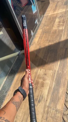Raquete Yonex Vcore 100 L3