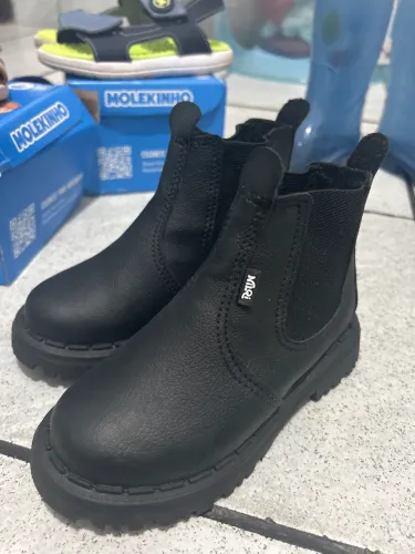 Bota preta menino tamanho 27