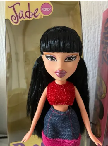 Jade bratz com caixa