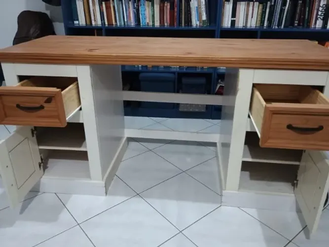 Escrivaninha de Madeira Maciça (Pinus) Usada 150x75x55