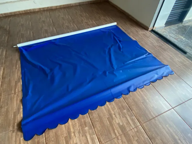 Toldo Retrátil Manual 2,30m x 1,90m - Azul (Completo)