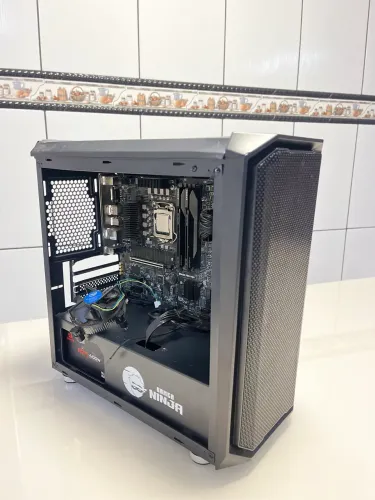 ? PC Gamer i5-10600K + 24GB DDR4 + B560 + 600W Modular