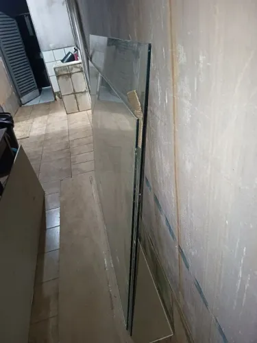 Vende se vidros fixos semi novos