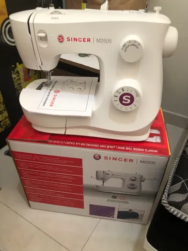 Máquina de Costura doméstica 