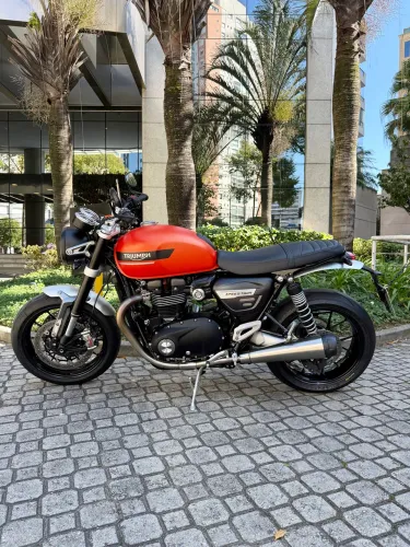 Triumph Speed Twin 1200 2023 Laranja