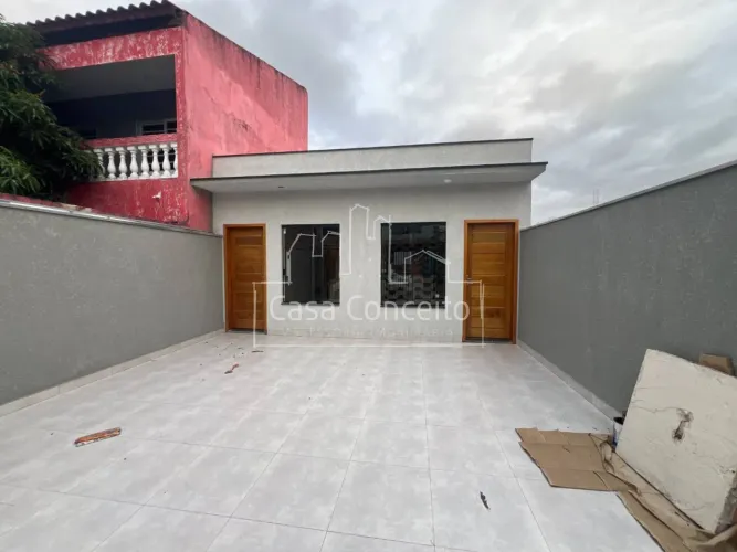 Casa Para Vender com 2 quartos 1 suíte no bairro Além Linha em Sorocaba