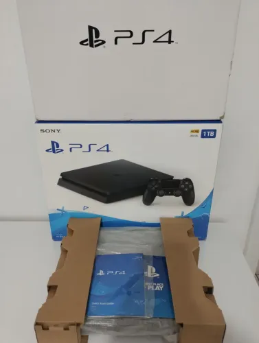 Playstation 4 slim 1TB com 4 jogos caixa e lacre original