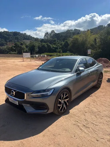 Volvo S60 T-4 Momentum 2.0 190cv 4P 2020