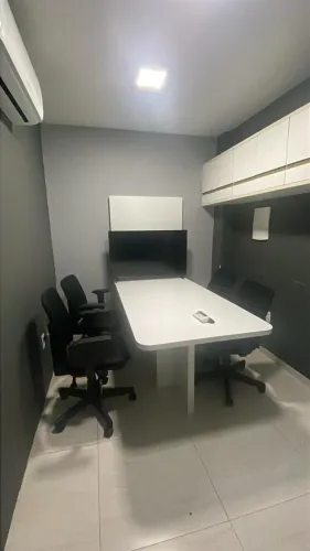 Sala Comercial Mobiliada para Empresa | Brisamar | 4 Pessoas