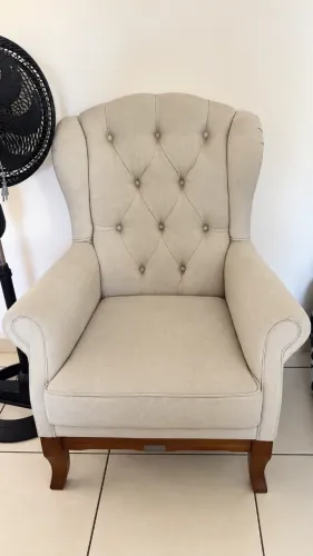 Poltrona de Amamentação / Decorativa Júlia Provençal com Capitonê