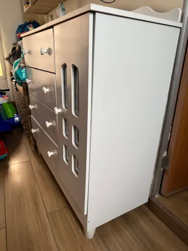 Cômoda Infantil Branca 4 Gavetas + Porta - Excelente Estado